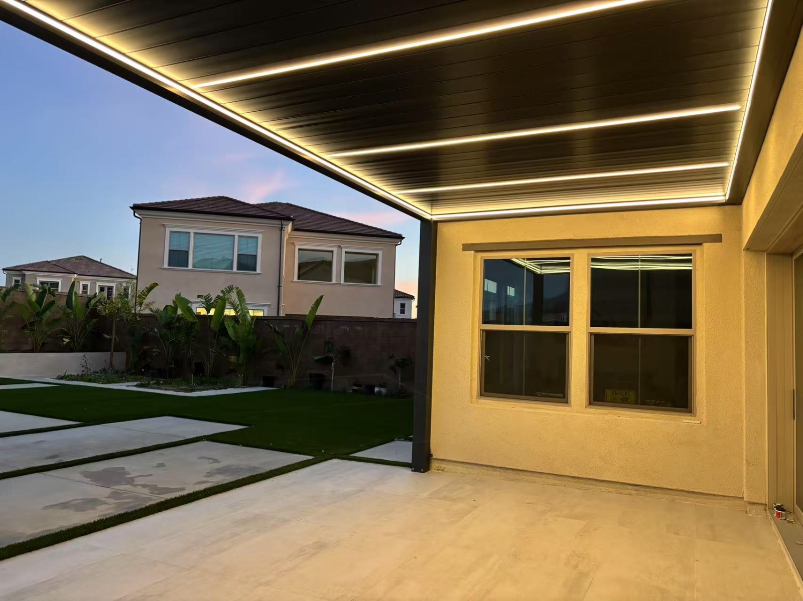 ZMS240 Retractable Pergola